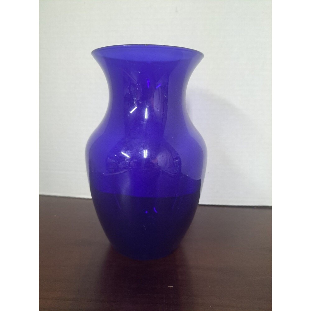 1980s Libbeys Cobalt Blue Glass Flare Rimml Bulbous Base Vase